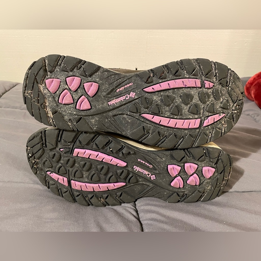 Columbia Hiking Boots - Picture 4 of 4